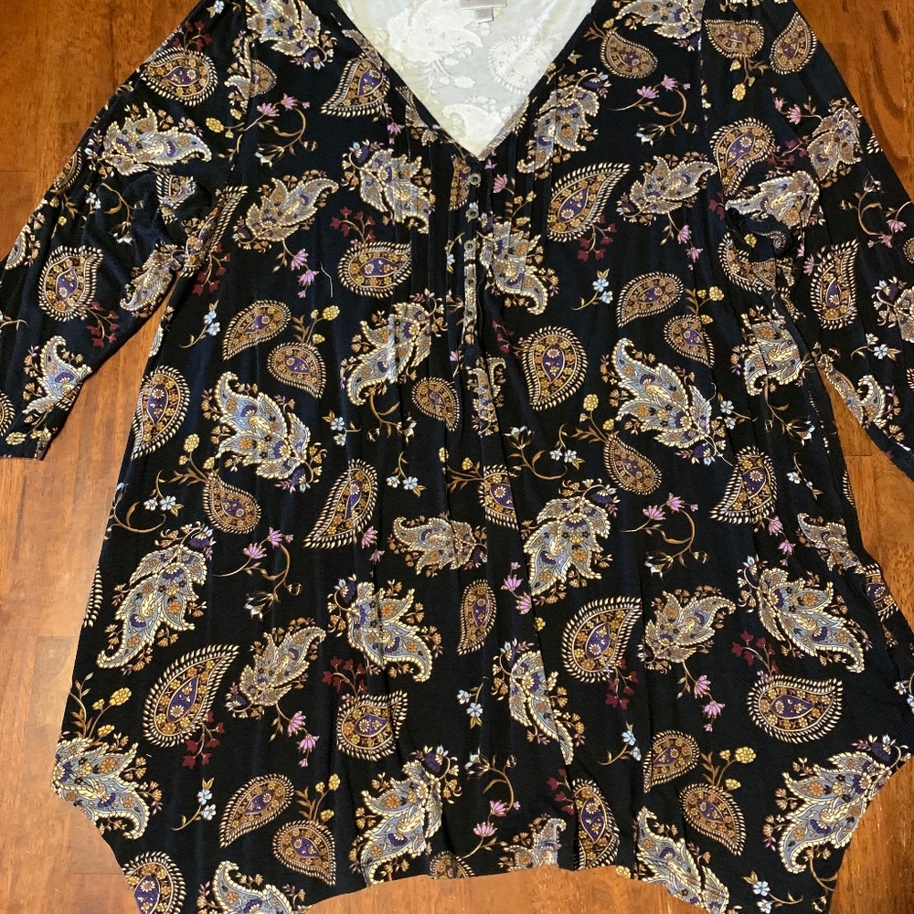 Avenue Paisley Shark Bite Hem Tunic Top Size 18/20